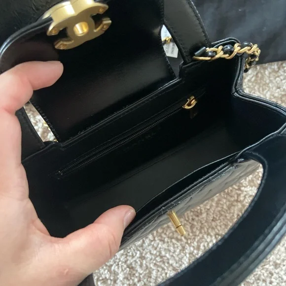 Chanel small Kelly bag. Black calf leather - Picture 8 of 17